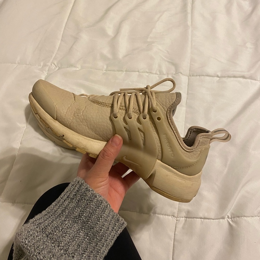 Tan leather Nike presto’s